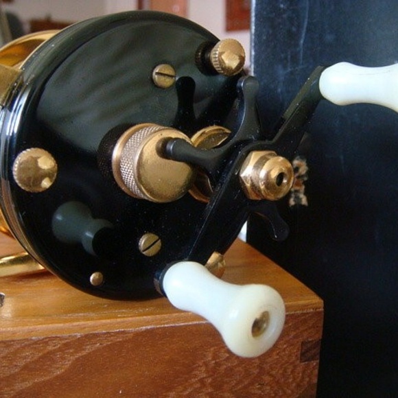 Abu Garcia Ambassadeur DeLuxe 5000 - Picture 3 of 8